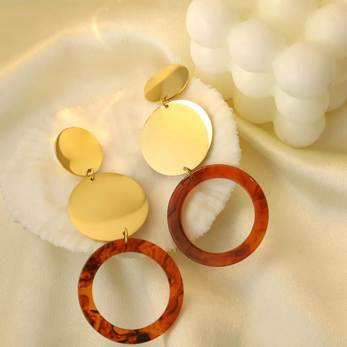 18K Gold-Plated Geometric Circle Dangle Earrings - Image 4