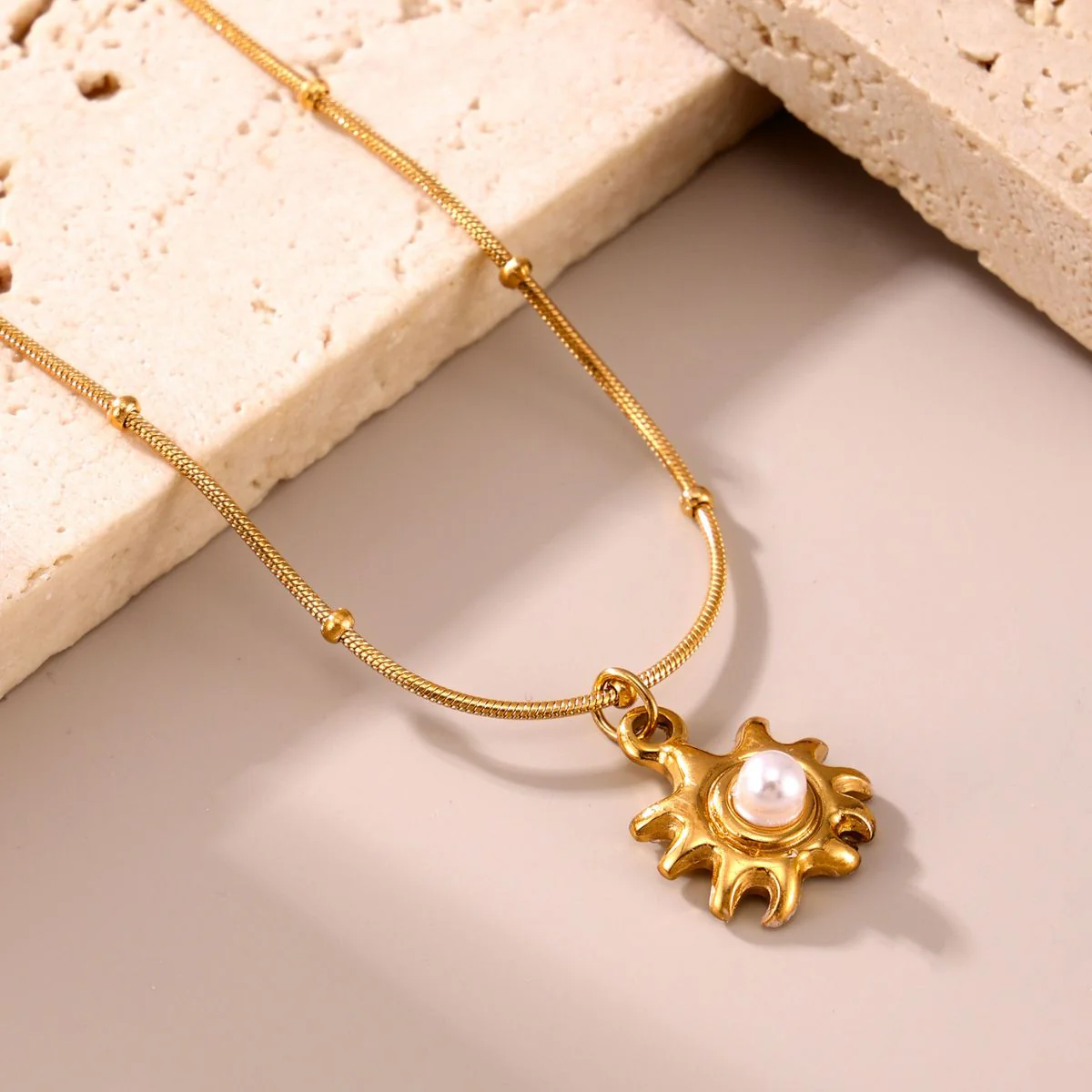 18K Gold-Plated Shell Pearl Necklace - Image 4