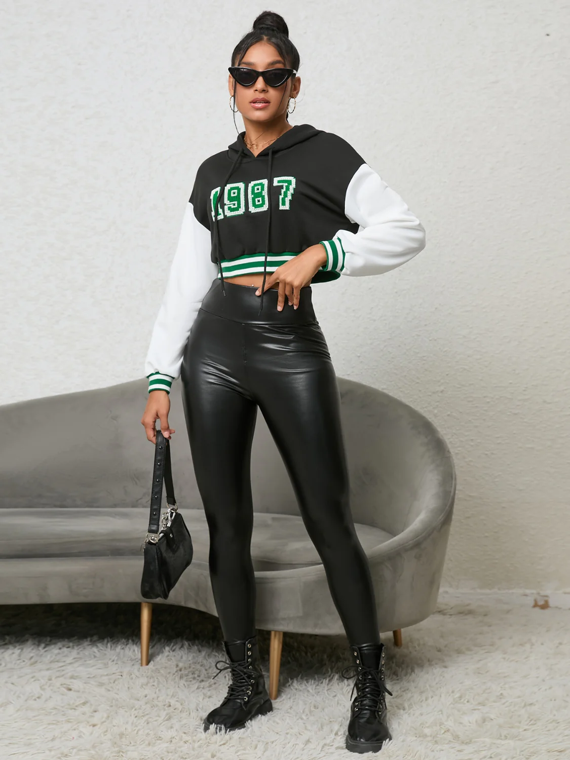 1987 Graphic Cropped Hoodie - Image 4