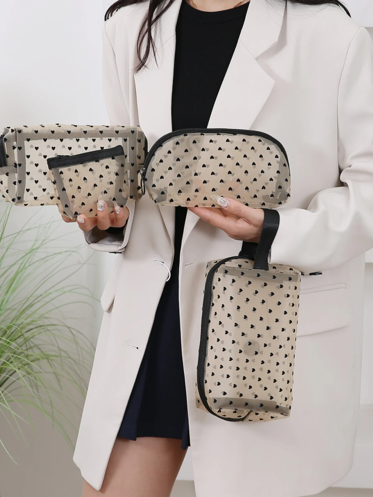 4- Piece Heart Polyester Storage Bag - Image 13
