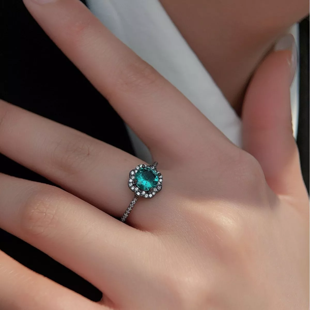 925 Sterling Silver Zircon Minimalist Ring - Image 3