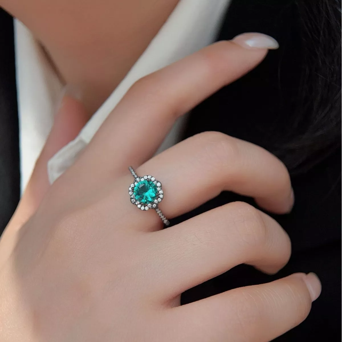 925 Sterling Silver Zircon Minimalist Ring - Image 4