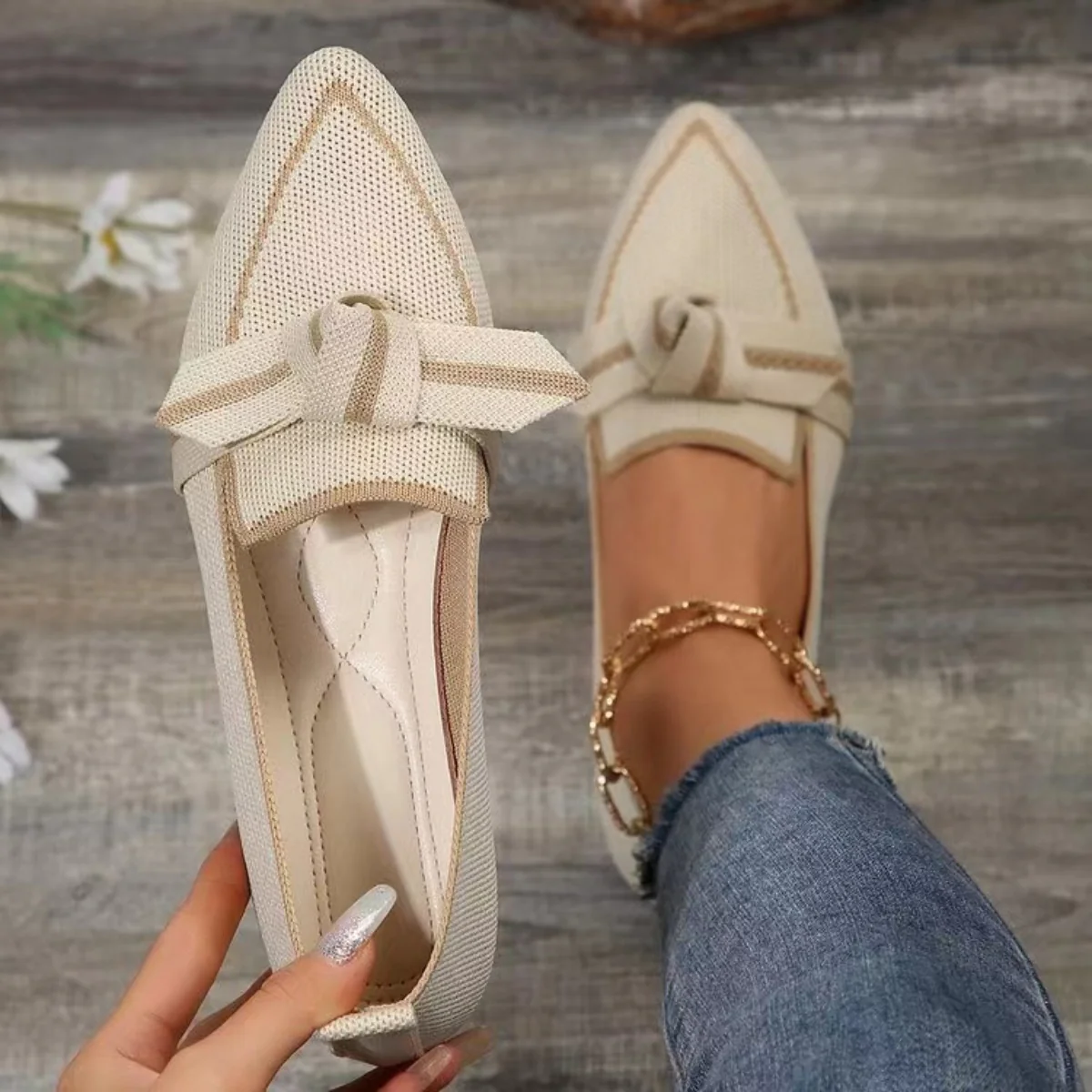 Bow Contrast Trim Point Toe Loafers - Image 4