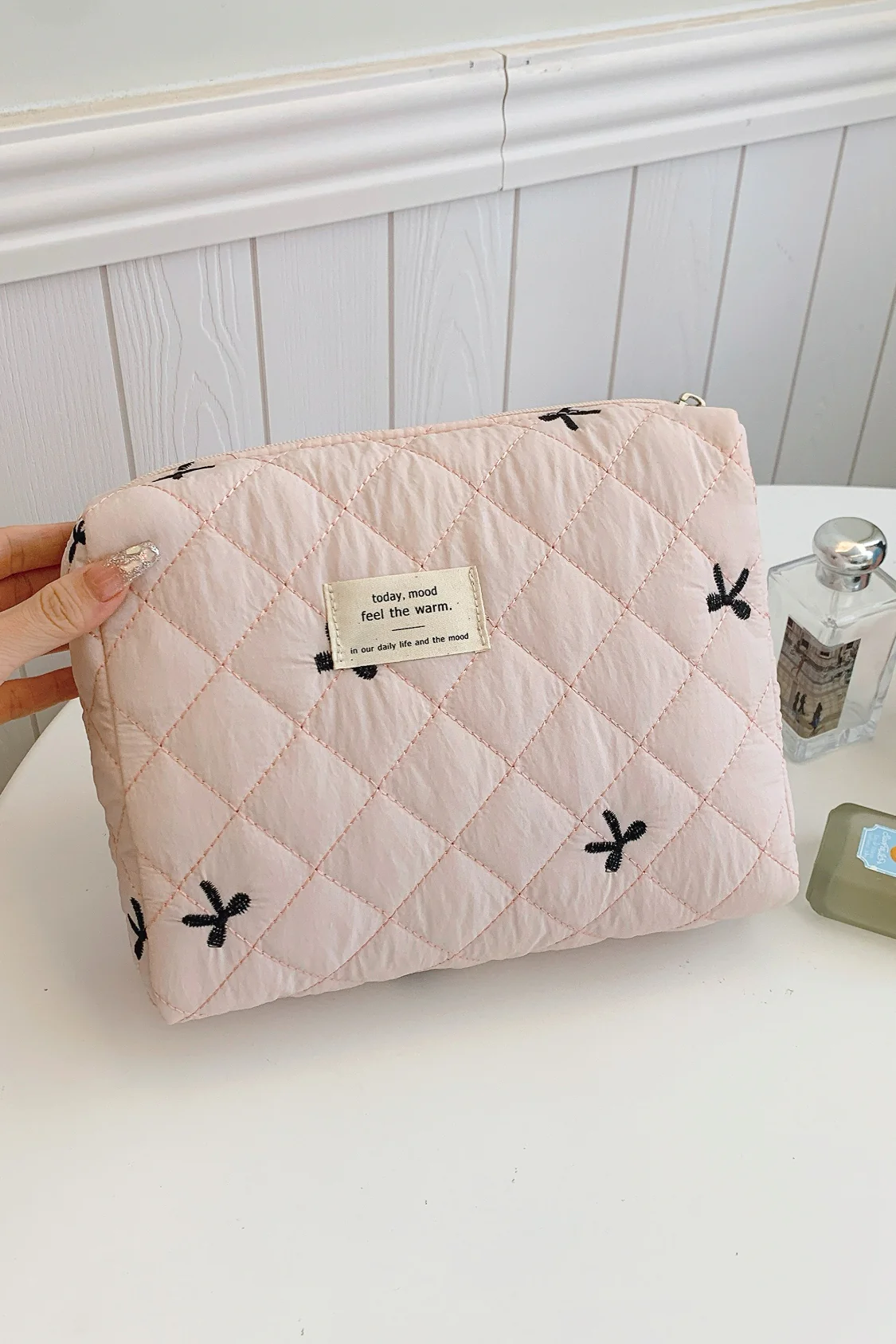 Bow Embroidered Quilted Storage Bag - Image 11