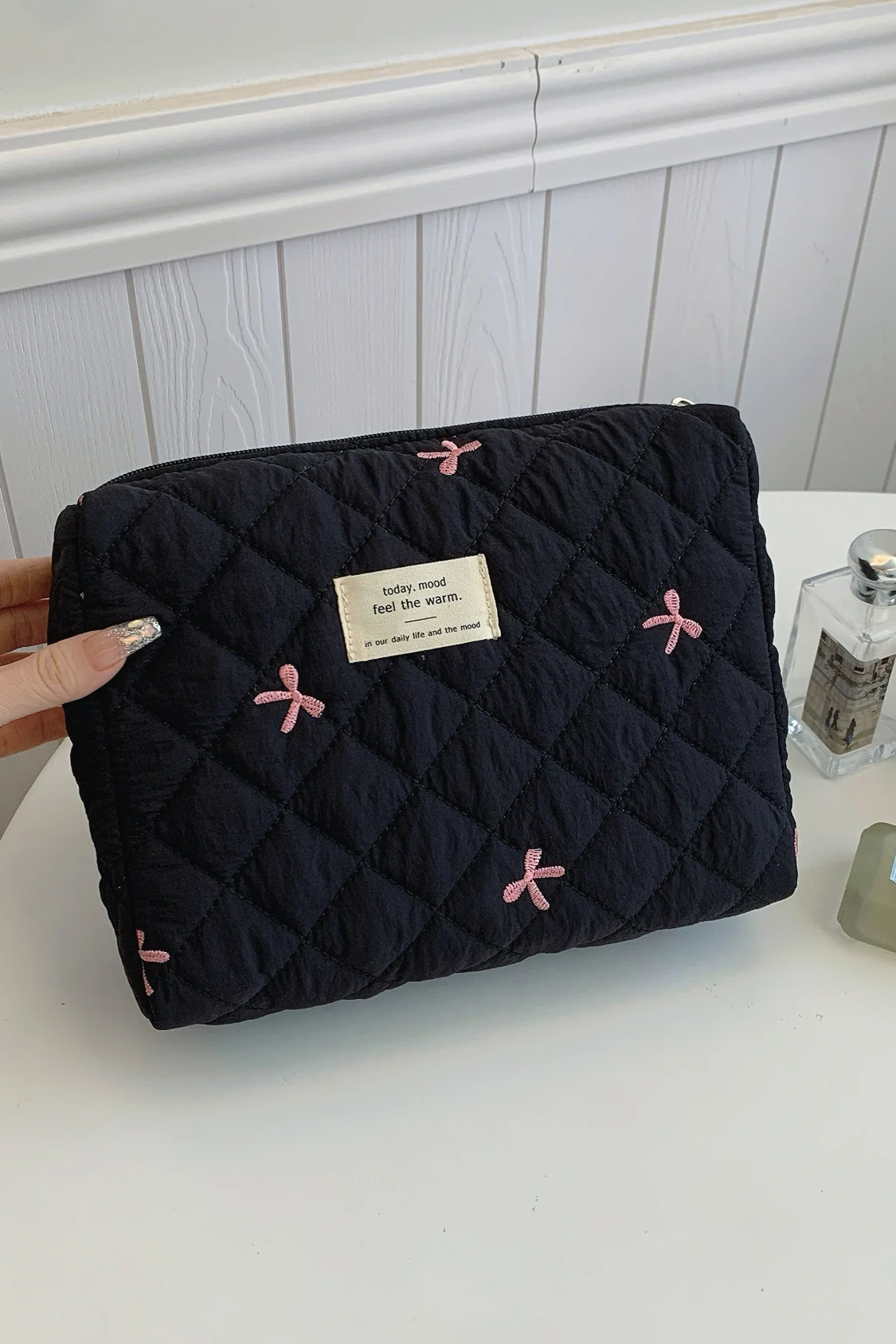 Bow Embroidered Quilted Storage Bag - Image 4