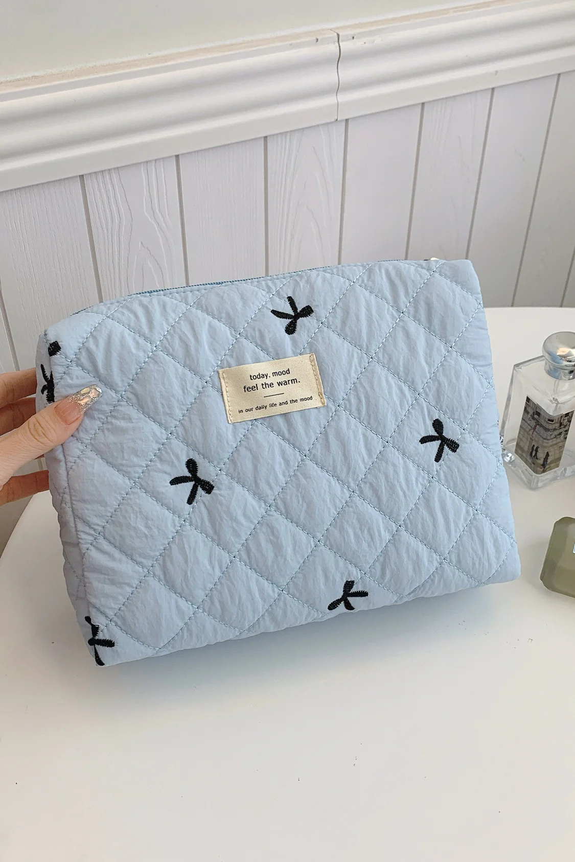Bow Embroidered Quilted Storage Bag - Image 7