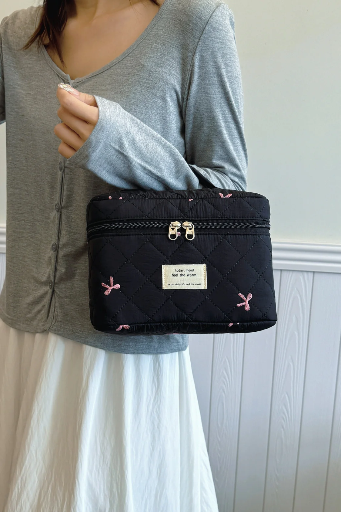 Bow Embroidered Quilted Storage Bag with Zip - Image 2