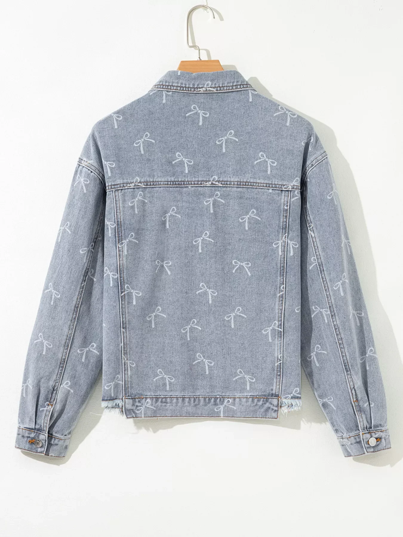Bow Knot Print Light Wash Raw Hem Denim Jacket - Image 7
