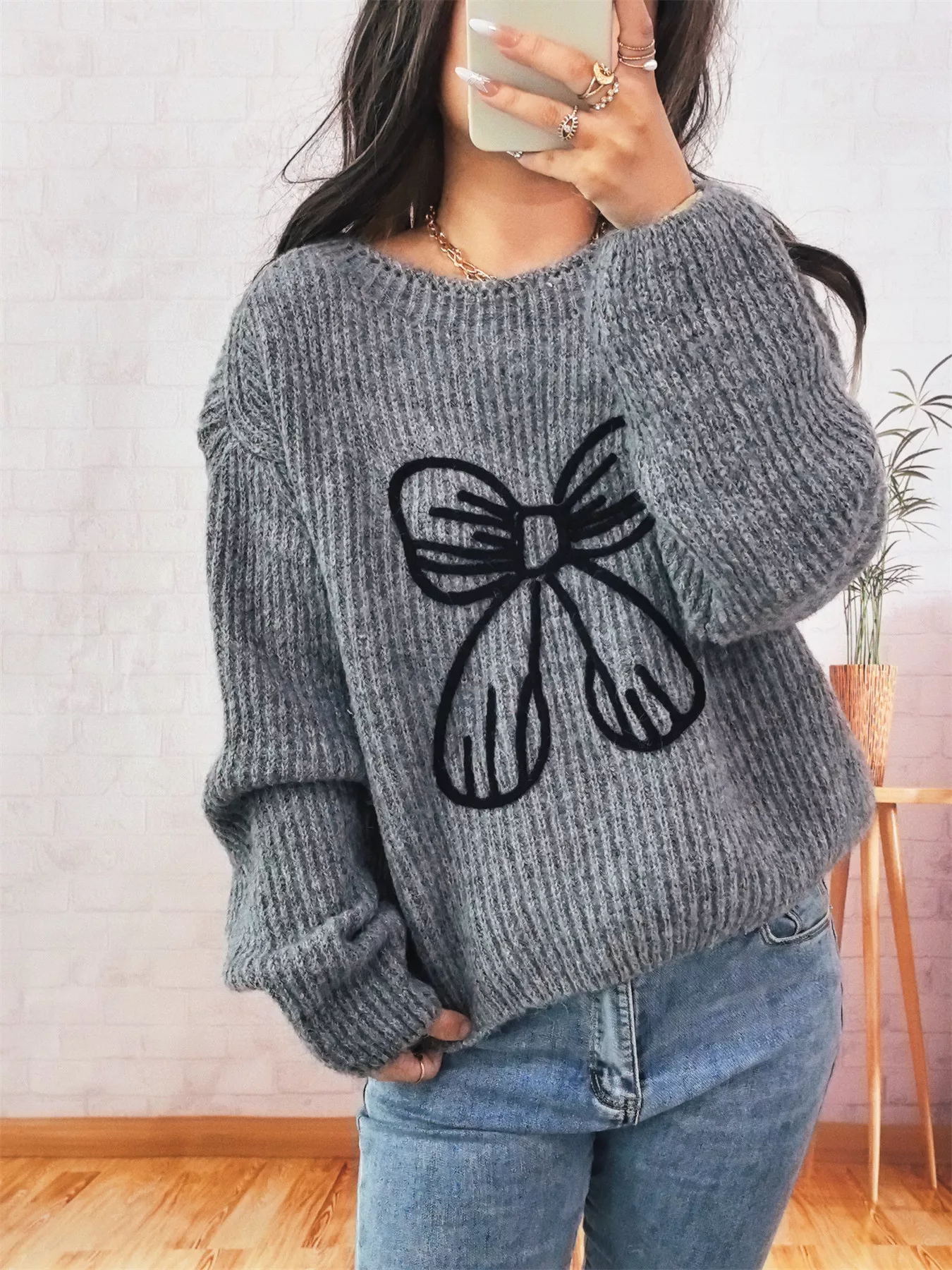 Bow Round Neck Long Sleeve Sweater - Image 13