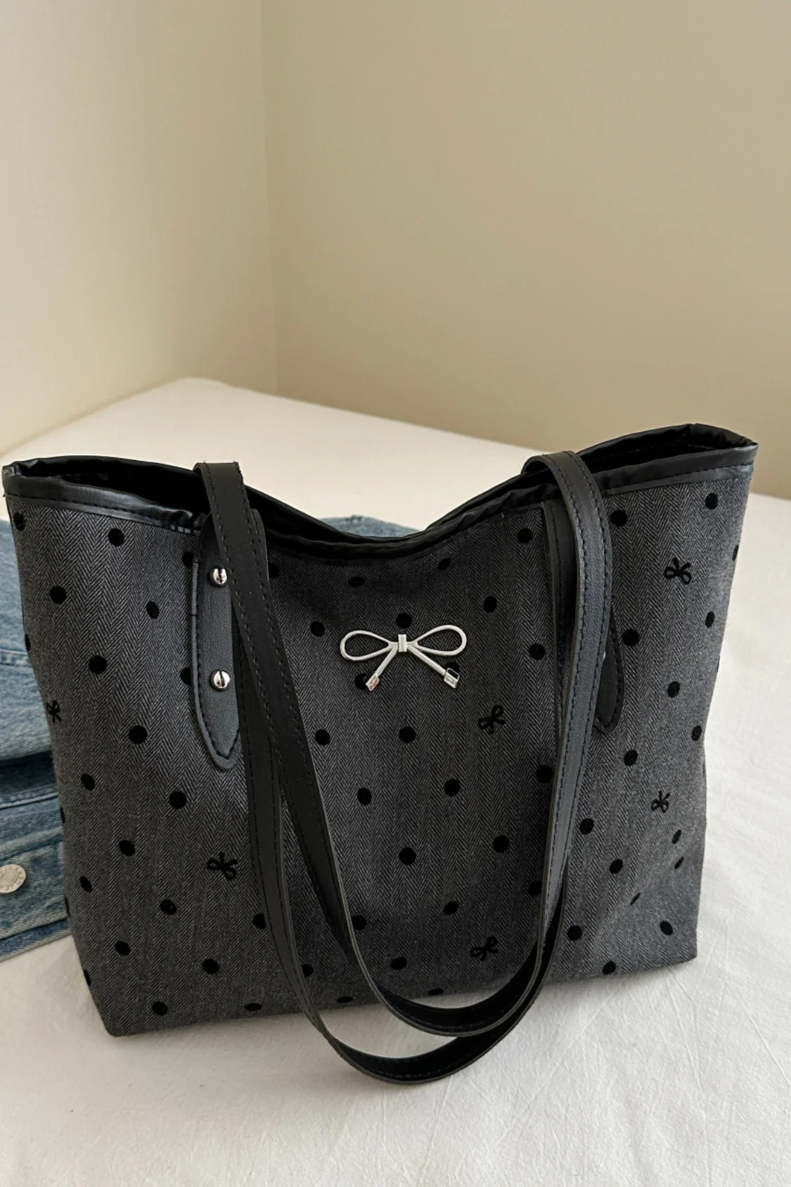 Bow Trim Polyester Tote Bag - Image 22
