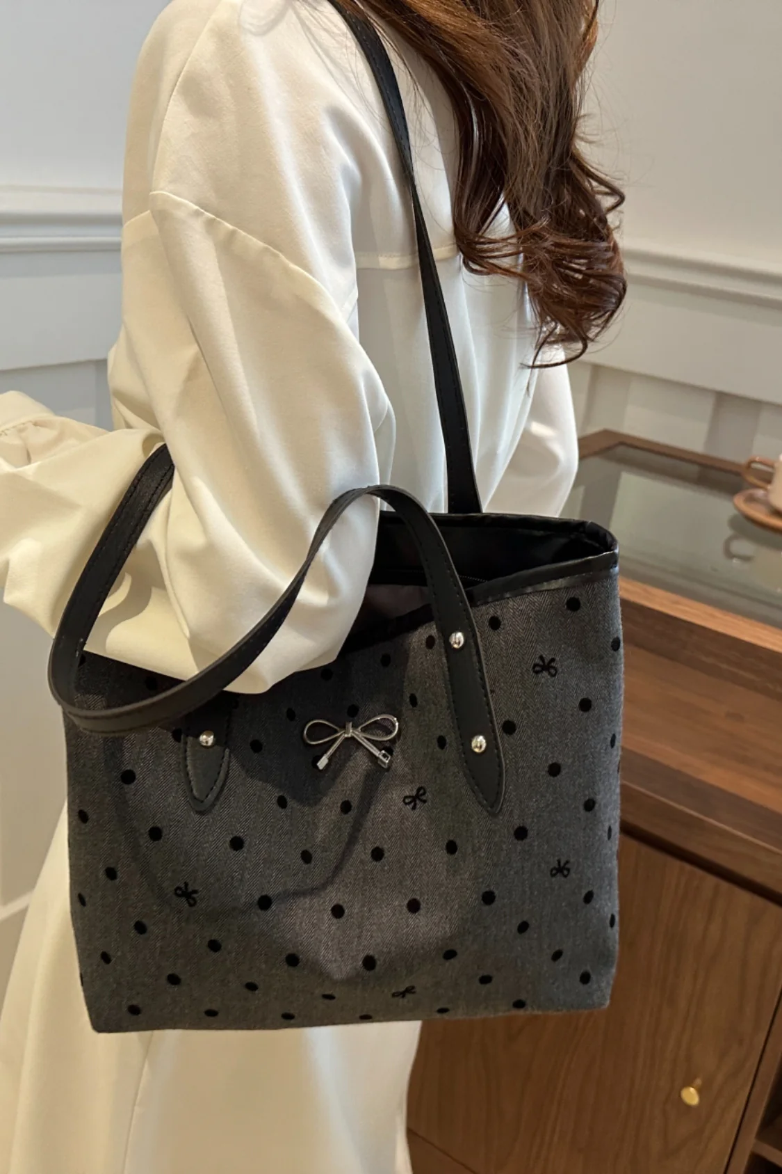 Bow Trim Polyester Tote Bag - Image 27