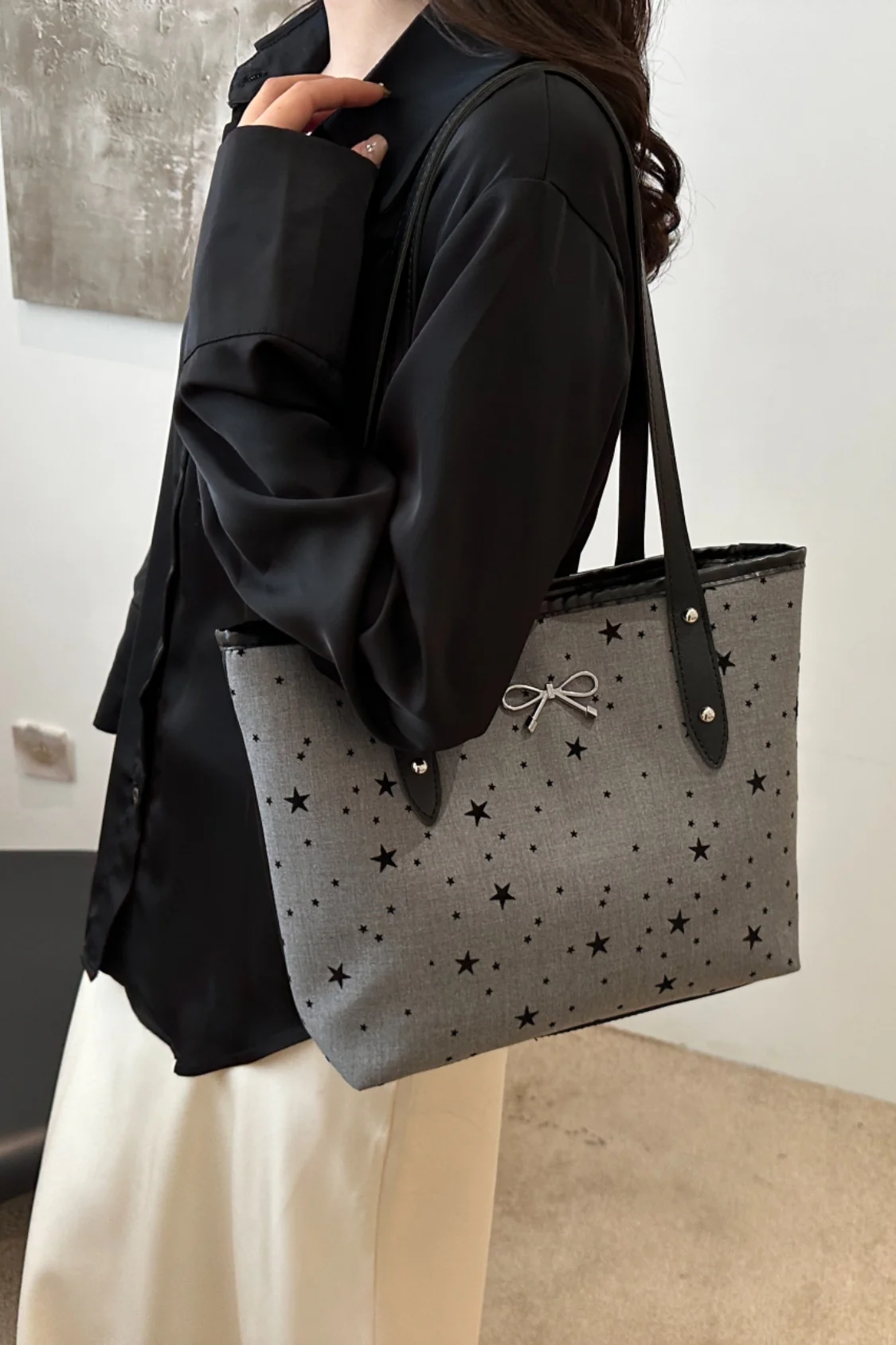 Bow Trim Polyester Tote Bag - Image 3