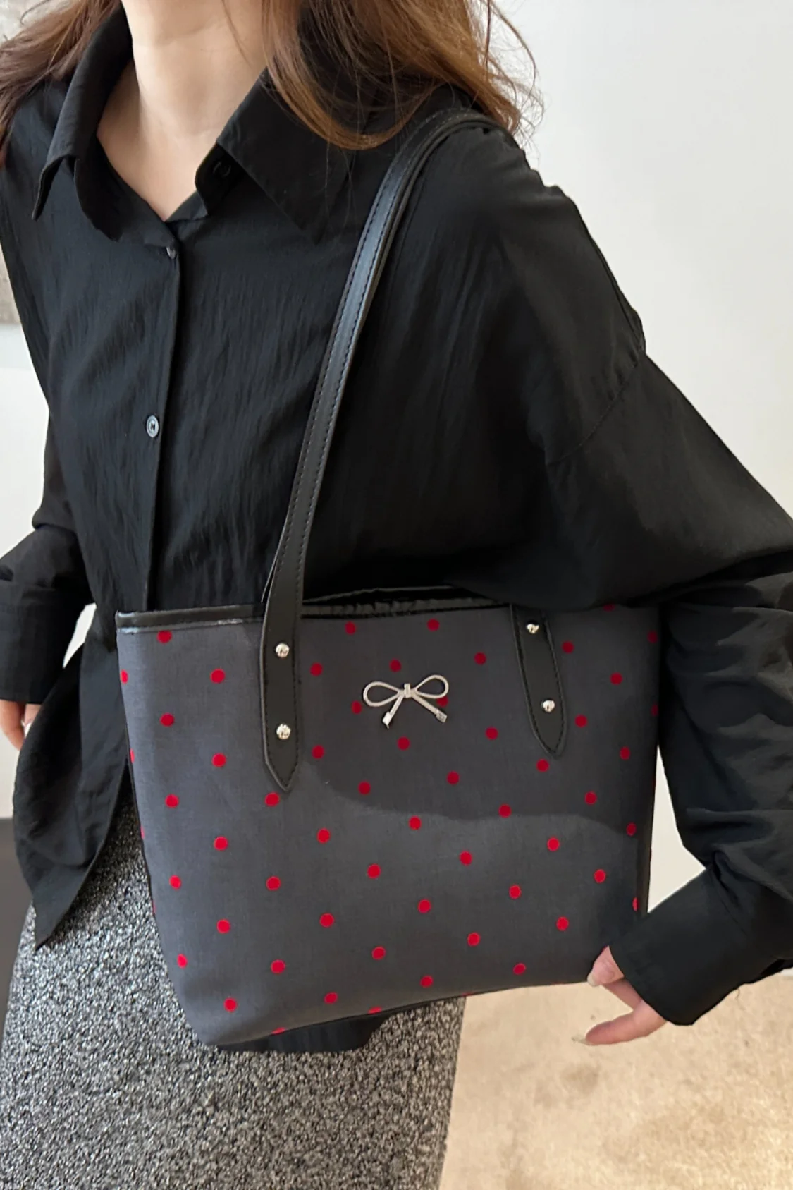 Bow Trim Polyester Tote Bag - Image 32