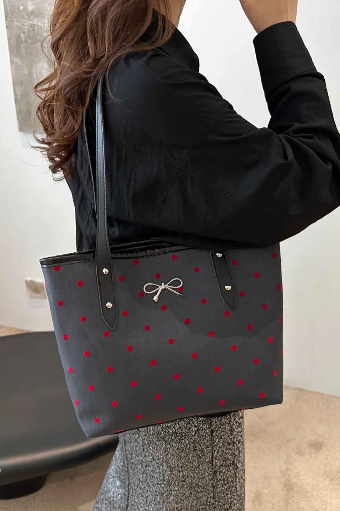 Bow Trim Polyester Tote Bag - Image 34
