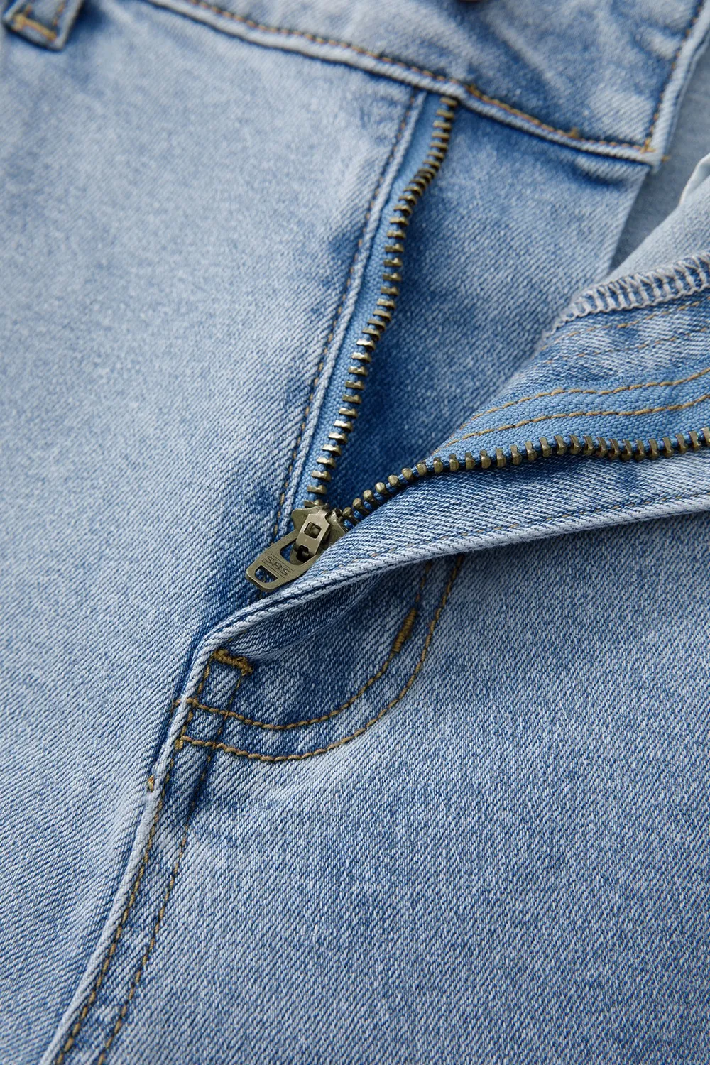 Bowknot Decor Cargo Jeans - Image 5