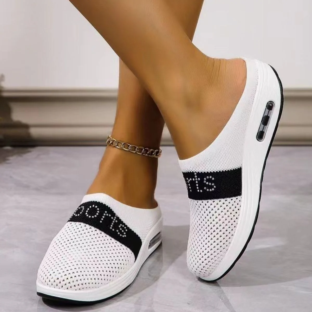 Breathable Mesh Round Toe Sandals - Image 3