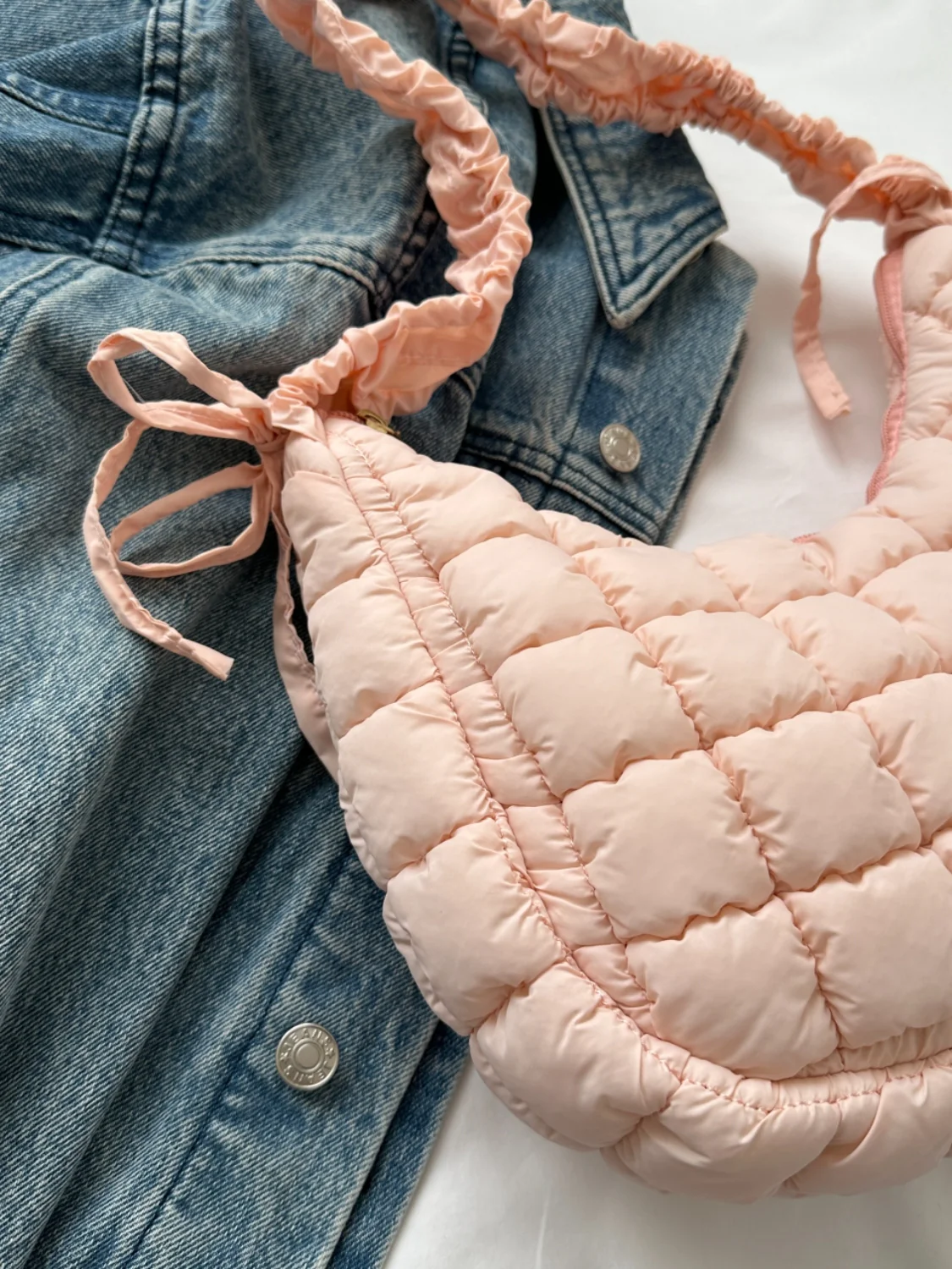 Bubble Texture Ruched Strap Quilted Shoulder Bag - Image 10