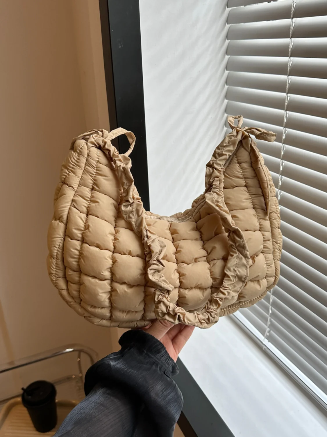 Bubble Texture Ruched Strap Quilted Shoulder Bag - Image 16