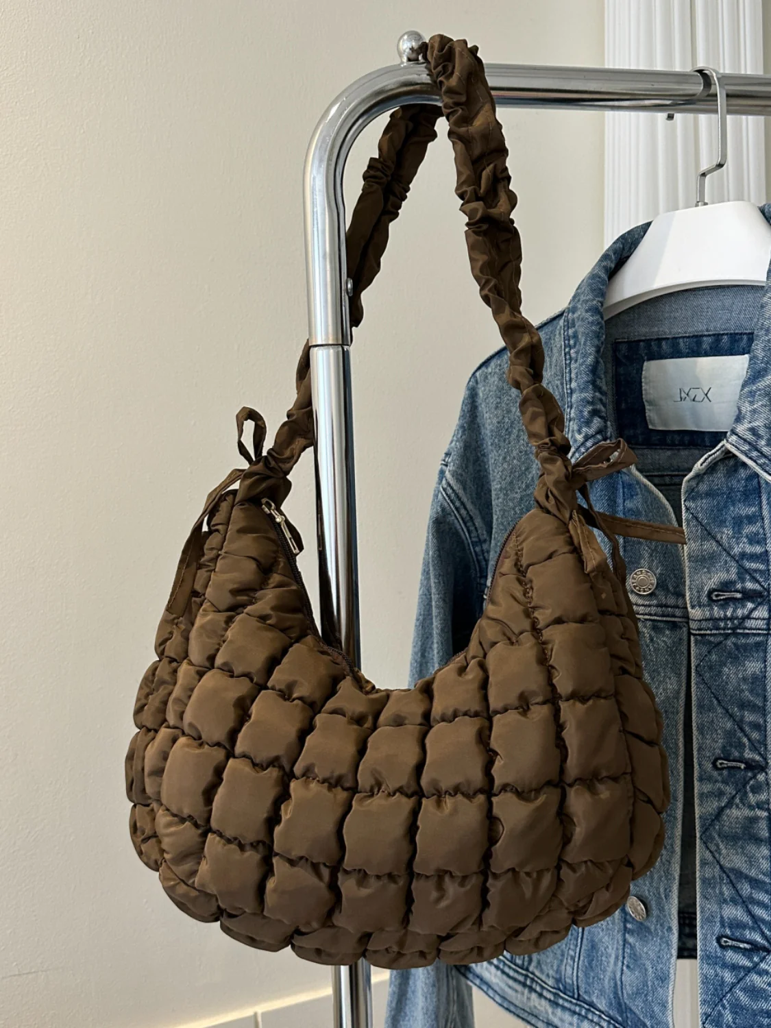 Bubble Texture Ruched Strap Quilted Shoulder Bag - Image 18
