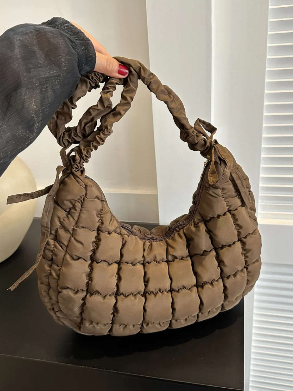Bubble Texture Ruched Strap Quilted Shoulder Bag - Image 19