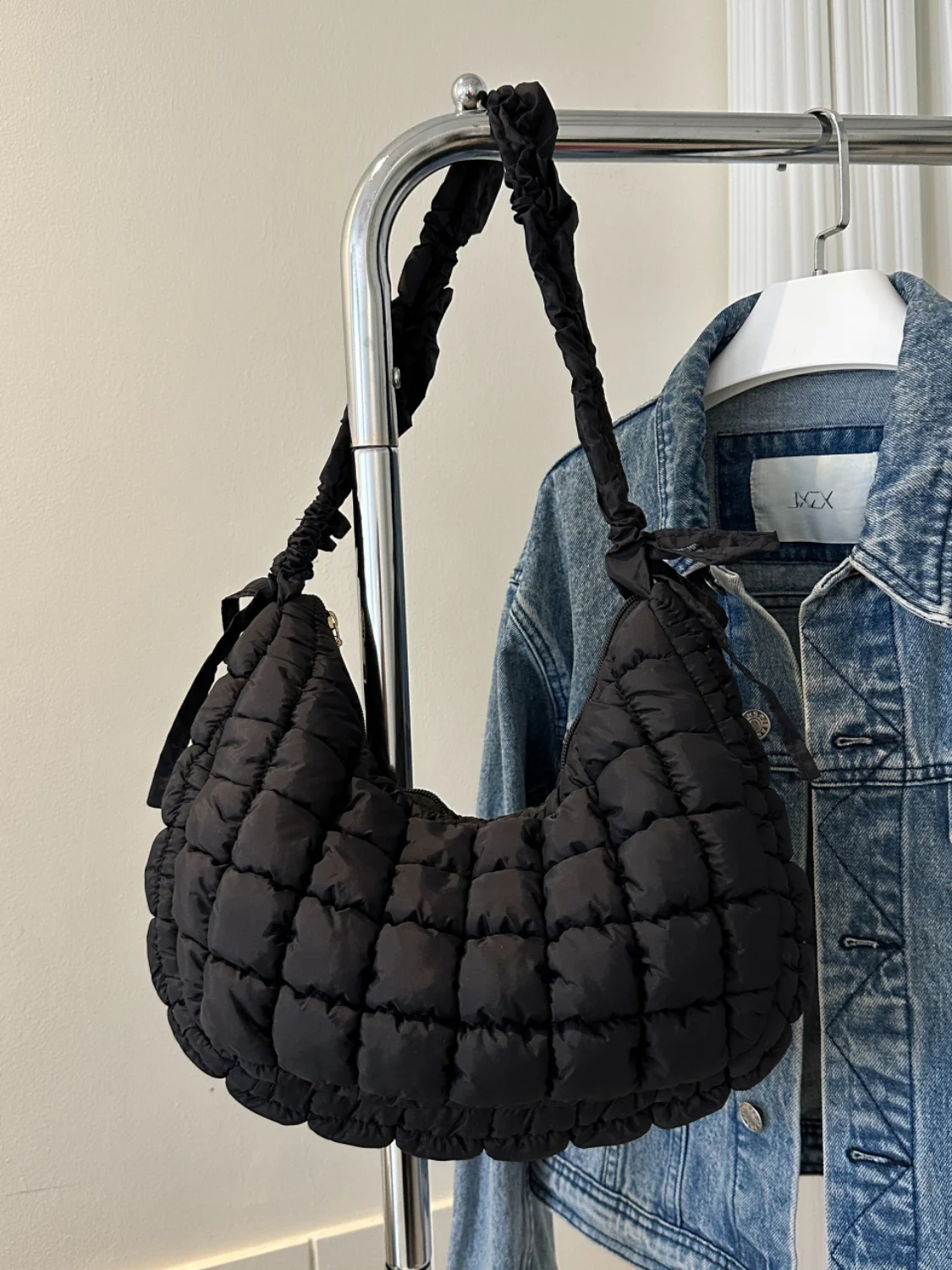Bubble Texture Ruched Strap Quilted Shoulder Bag - Image 22