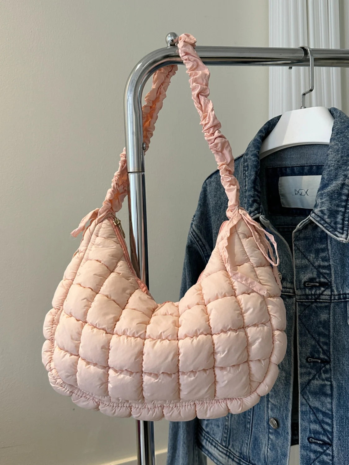Bubble Texture Ruched Strap Quilted Shoulder Bag - Image 5