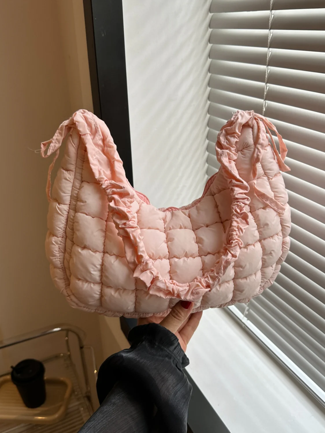 Bubble Texture Ruched Strap Quilted Shoulder Bag - Image 9