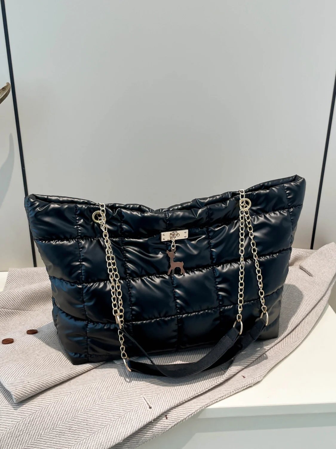 Bubble Texture Tote Bag - Image 10