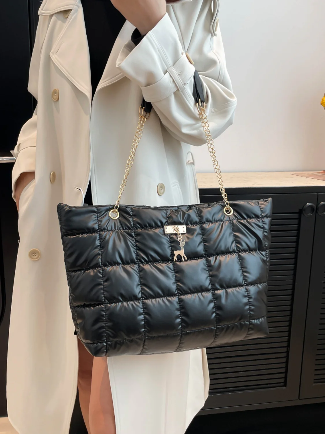 Bubble Texture Tote Bag - Image 13