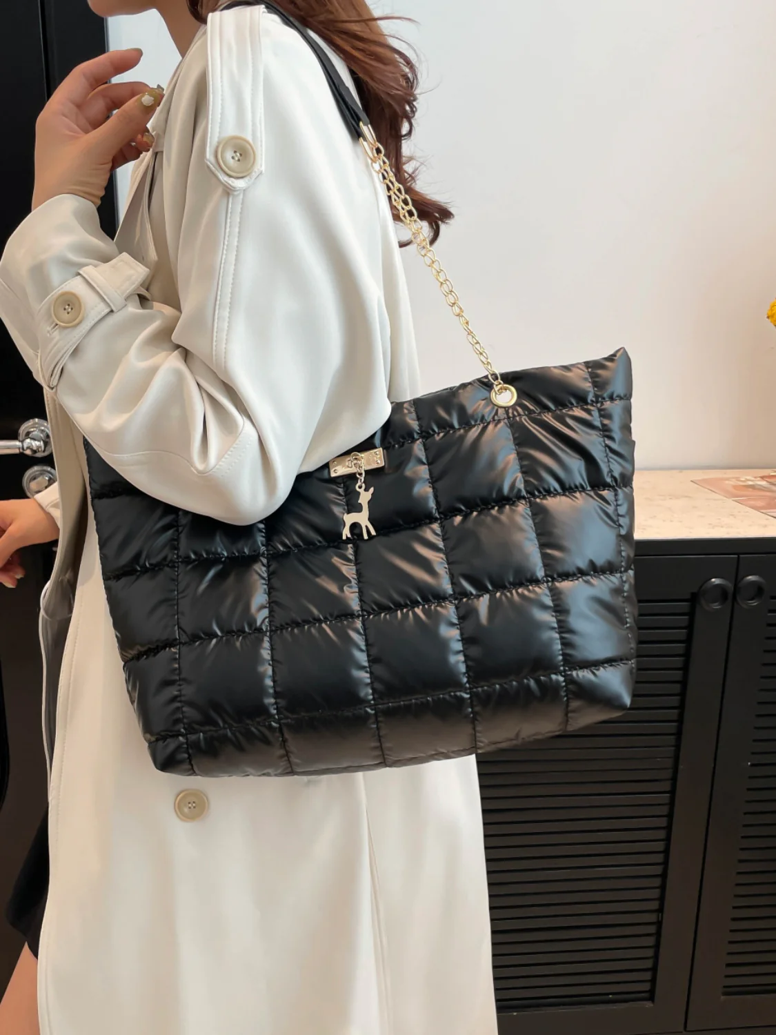 Bubble Texture Tote Bag - Image 14