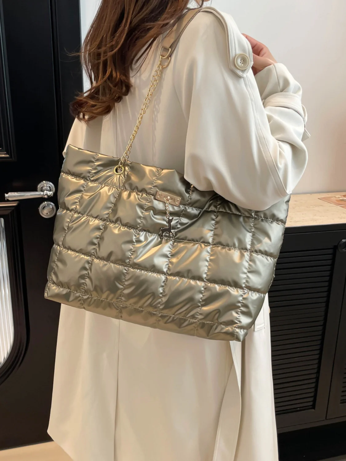 Bubble Texture Tote Bag - Image 17