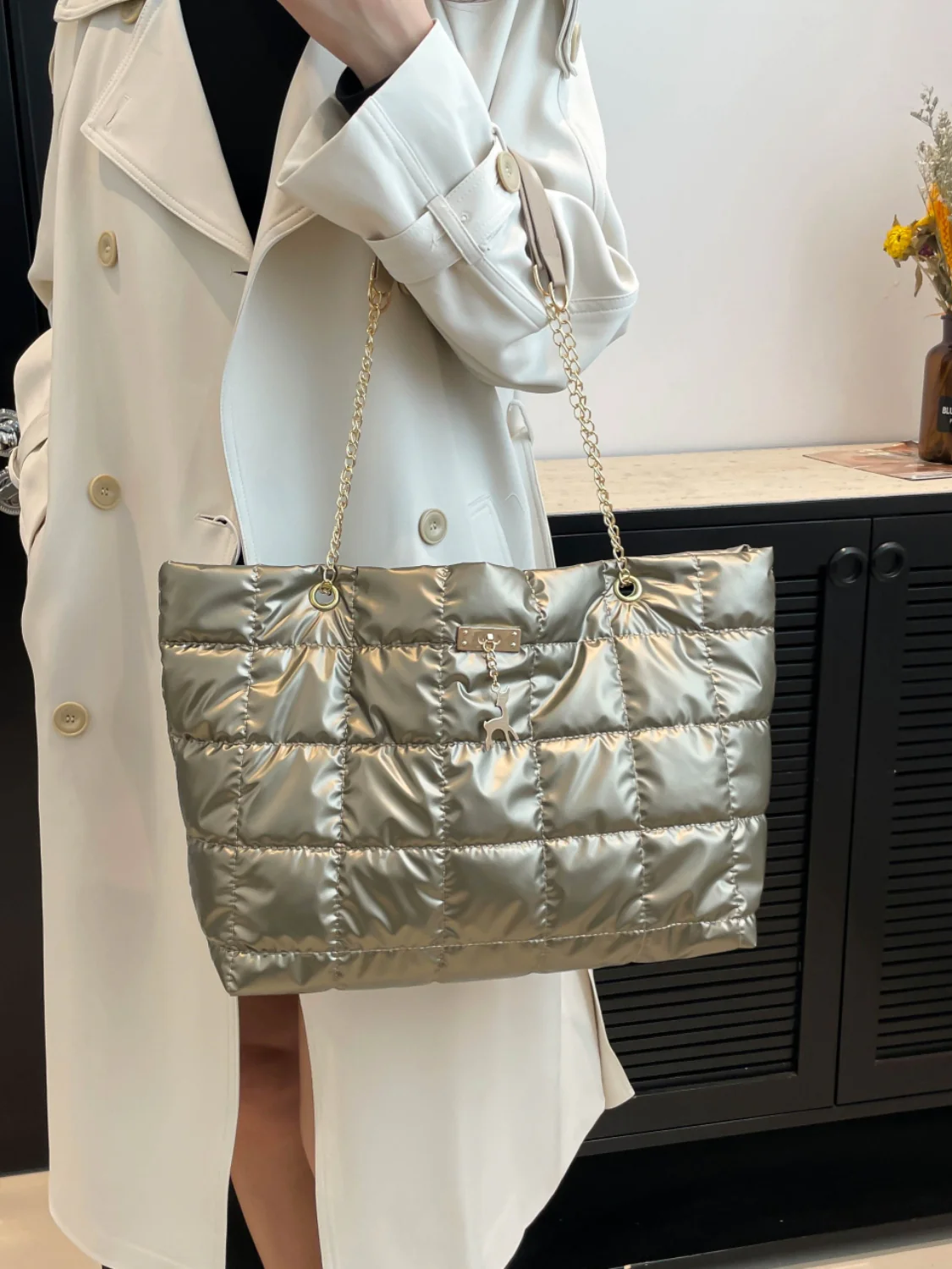 Bubble Texture Tote Bag - Image 18