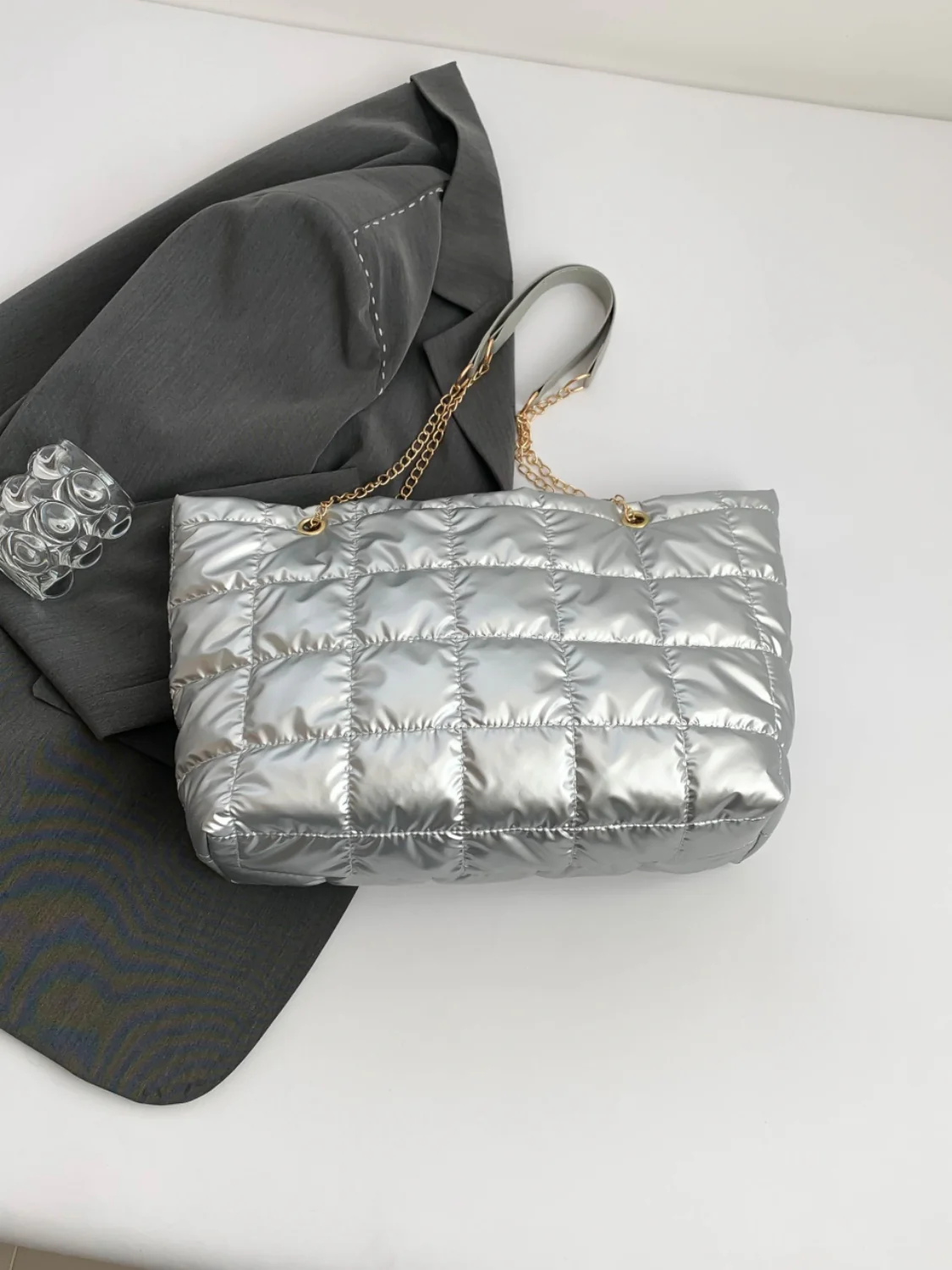 Bubble Texture Tote Bag - Image 2