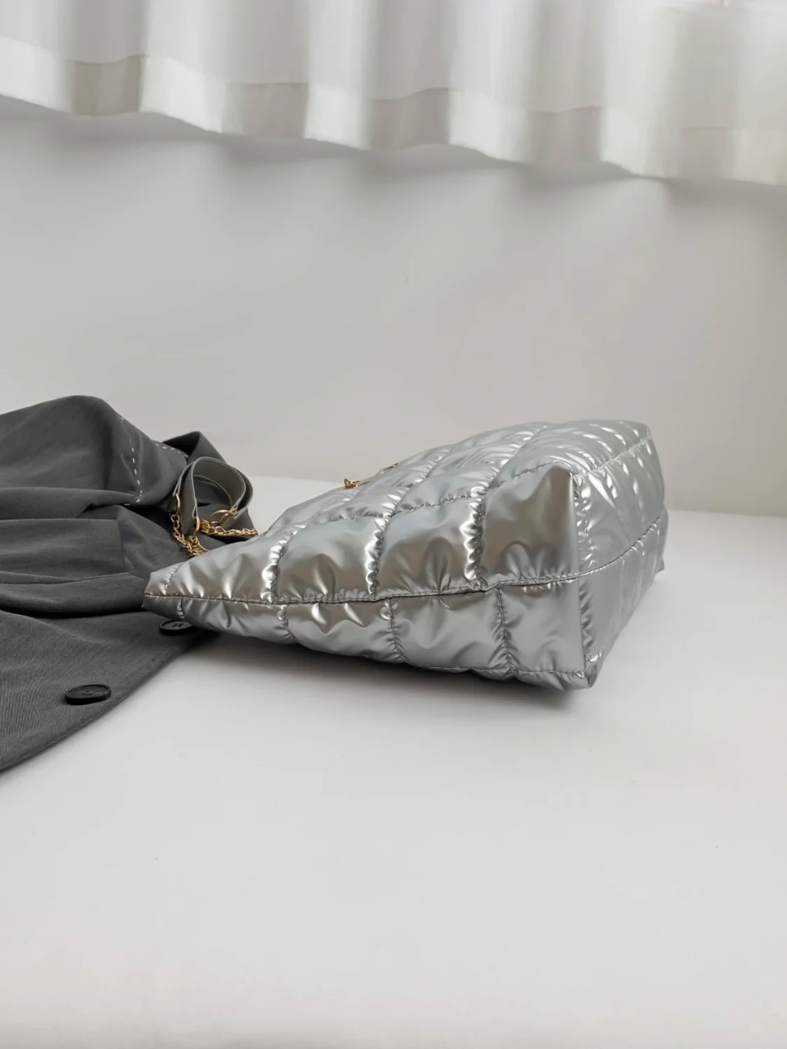 Bubble Texture Tote Bag - Image 5