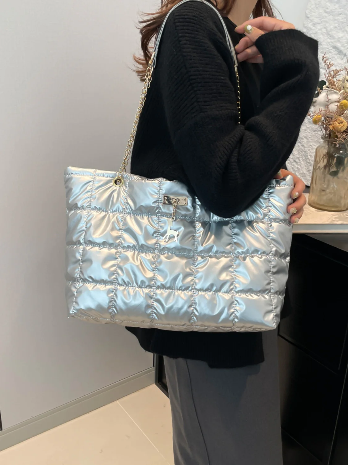 Bubble Texture Tote Bag - Image 9