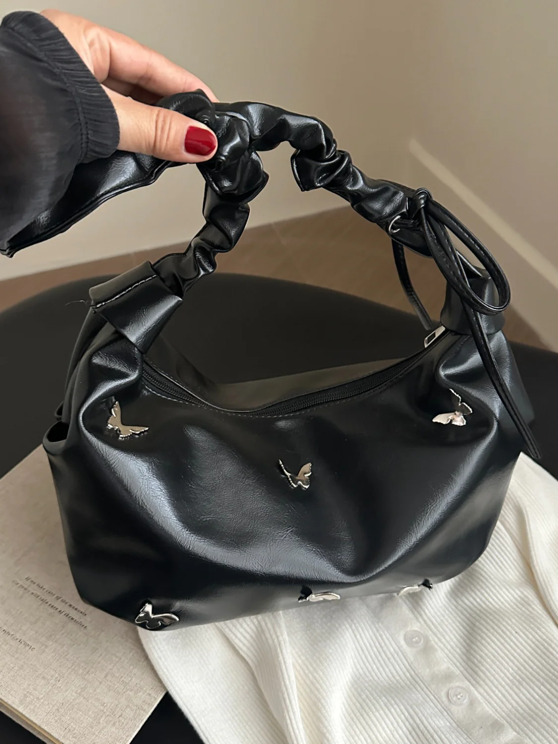 Butterfly Ruched Strap Shoulder Bag - Image 15