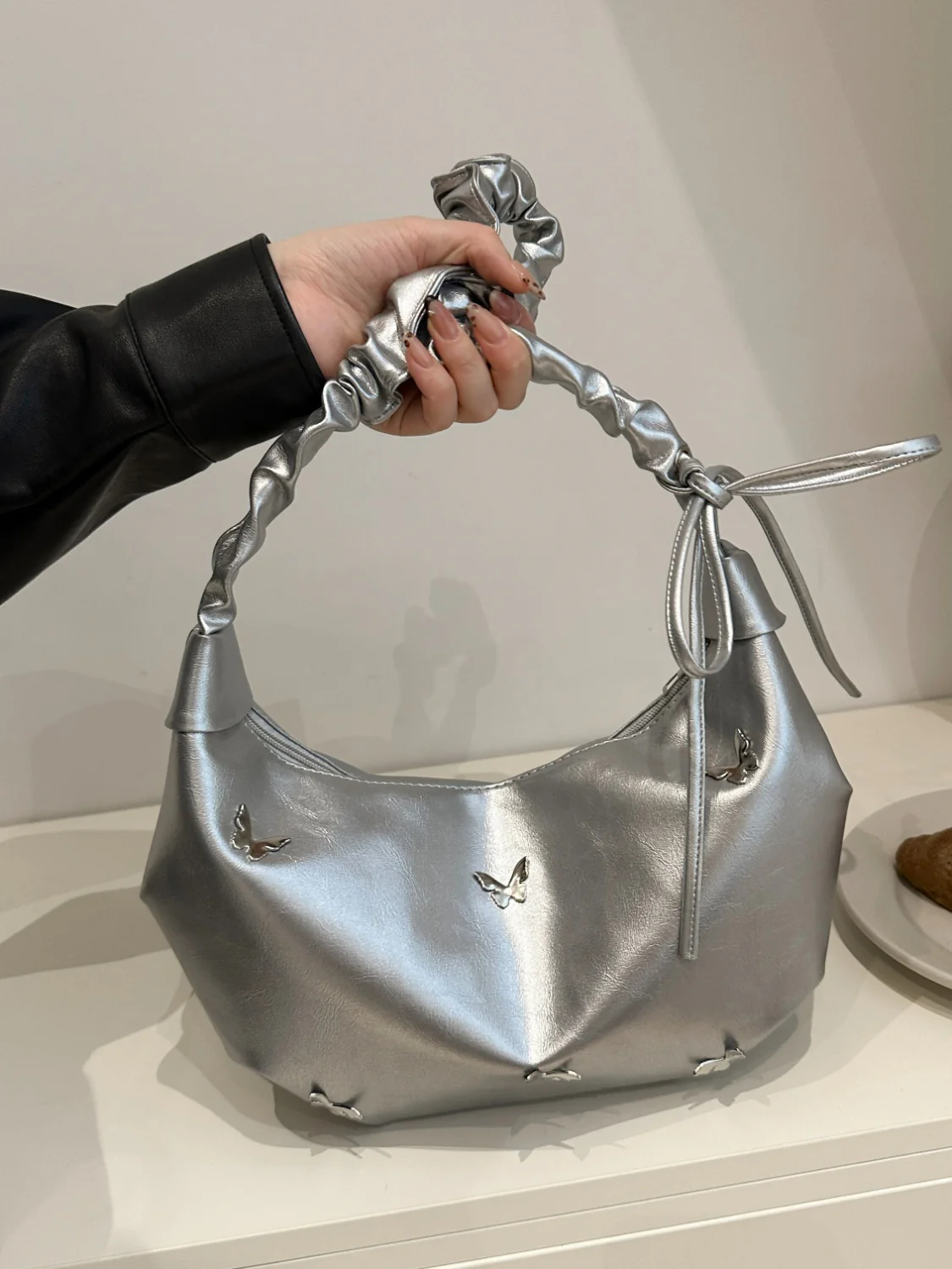 Butterfly Ruched Strap Shoulder Bag - Image 2