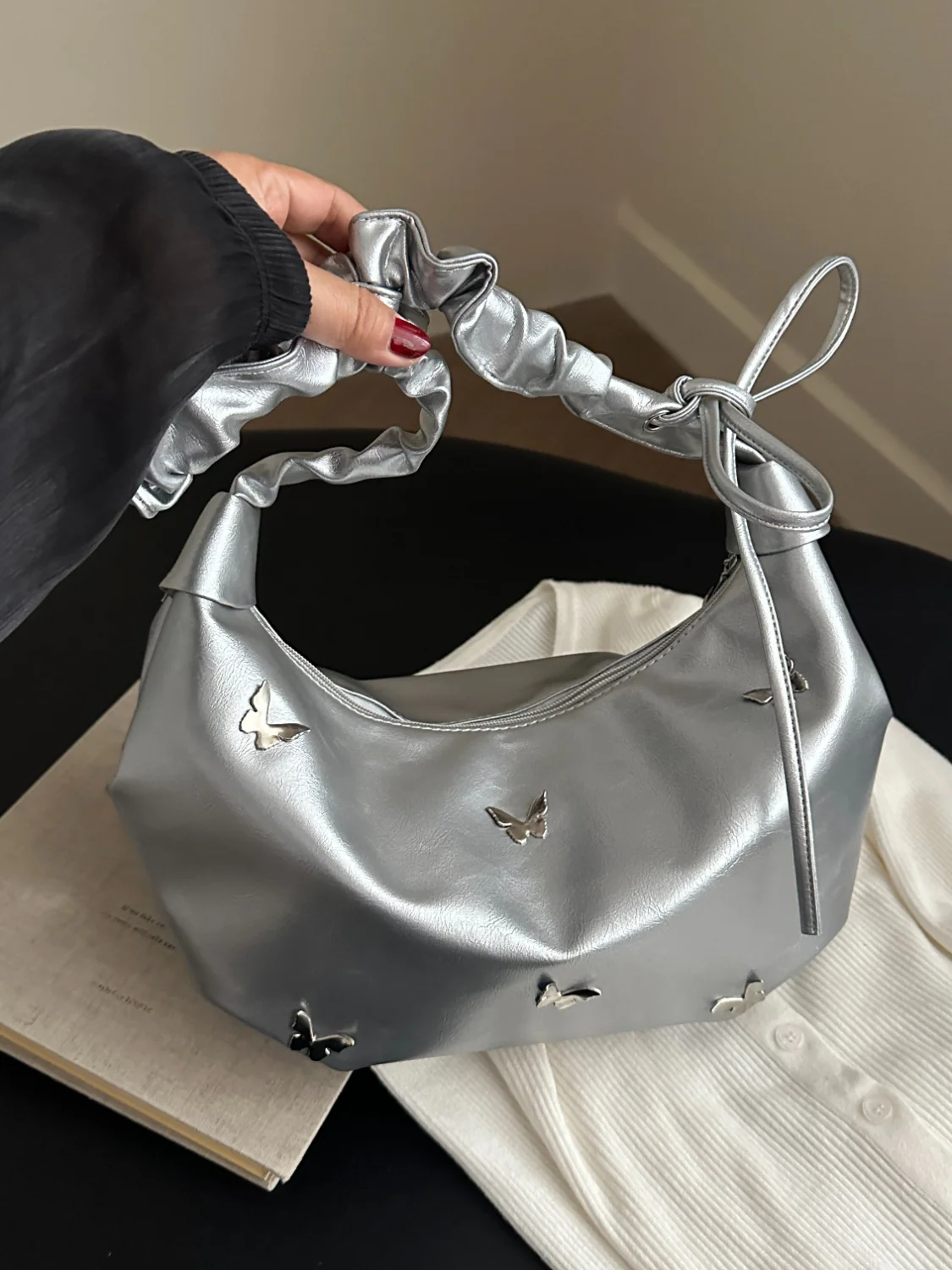 Butterfly Ruched Strap Shoulder Bag - Image 3