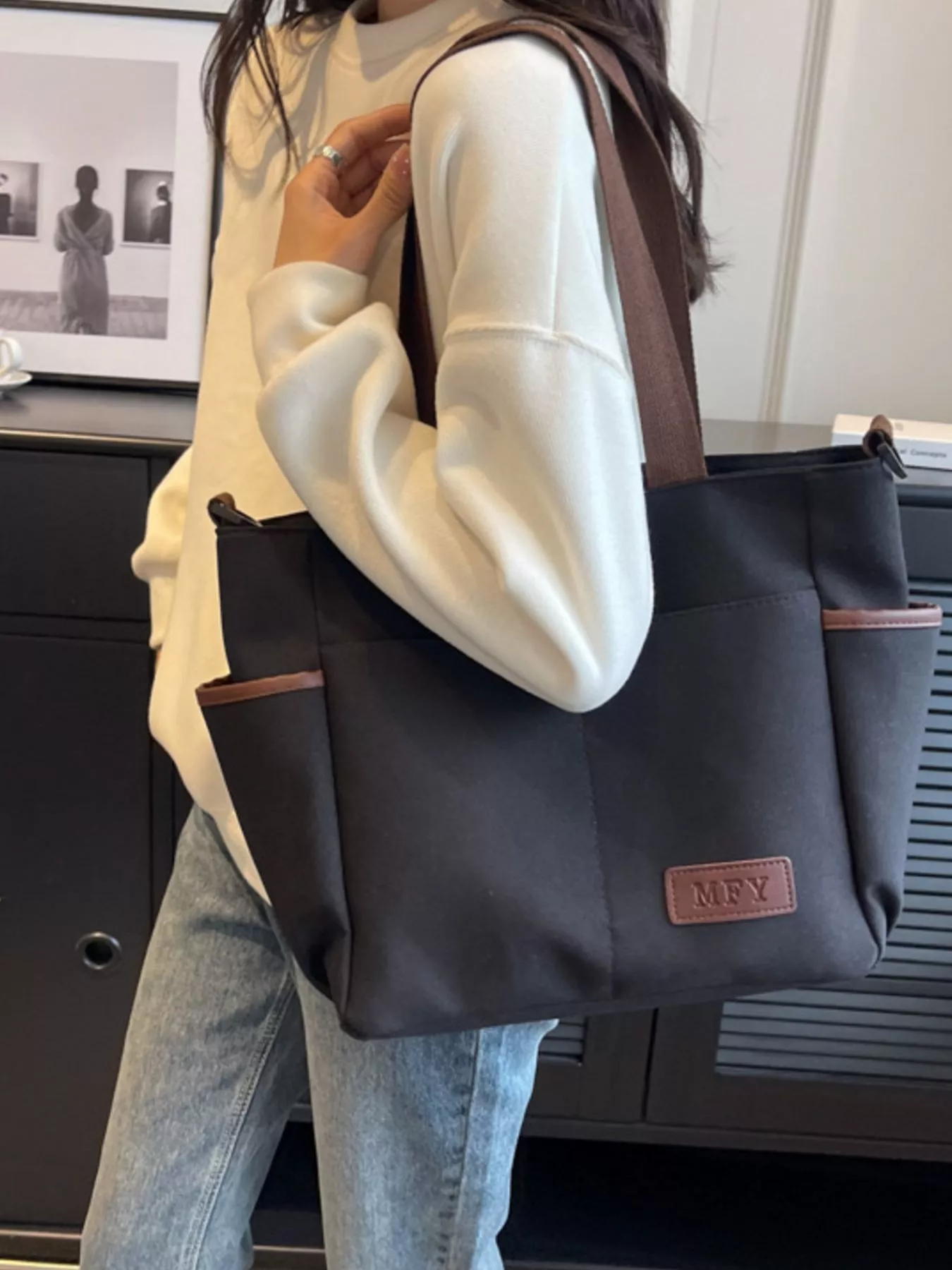 Canvas Shoulder Bag with Adjustable Strap - Image 3