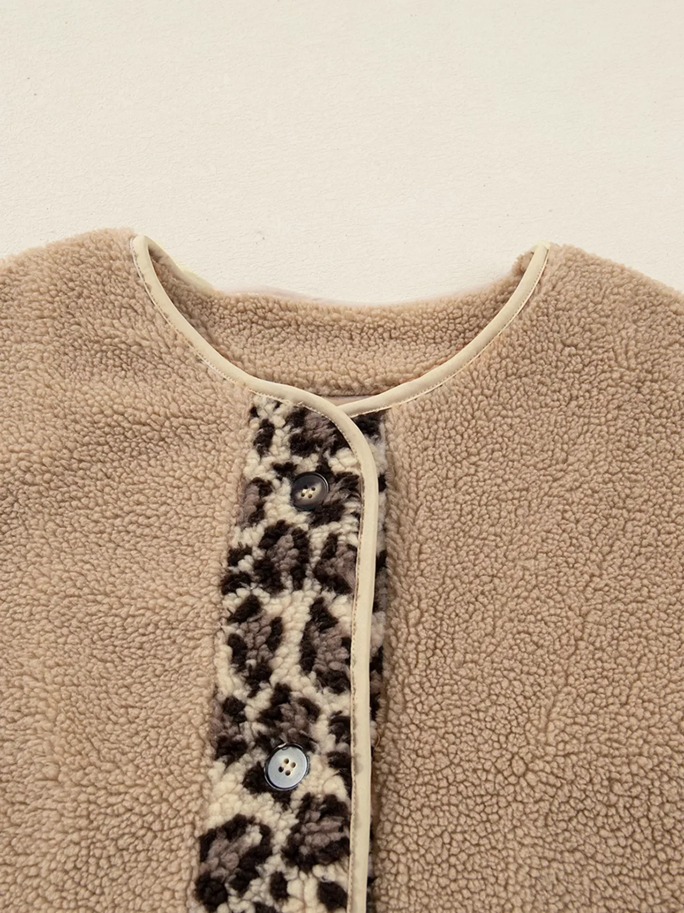 Casual Leopard Print Accent Plush Jacket with Pockets - Image 10