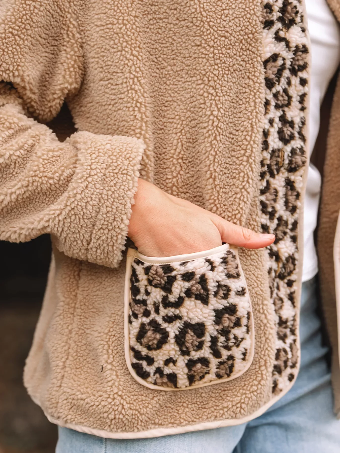 Casual Leopard Print Accent Plush Jacket with Pockets - Image 7