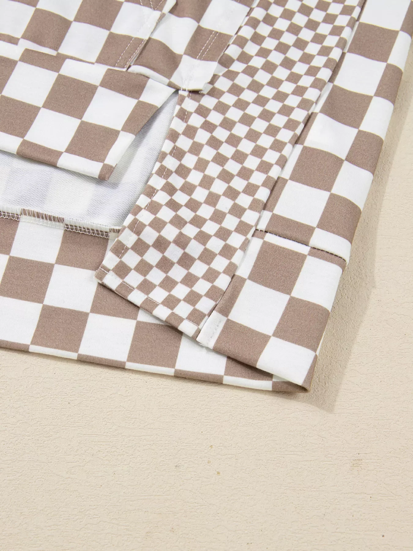 Checkered Pattern Oversized Drawstring Hoodie - Image 11