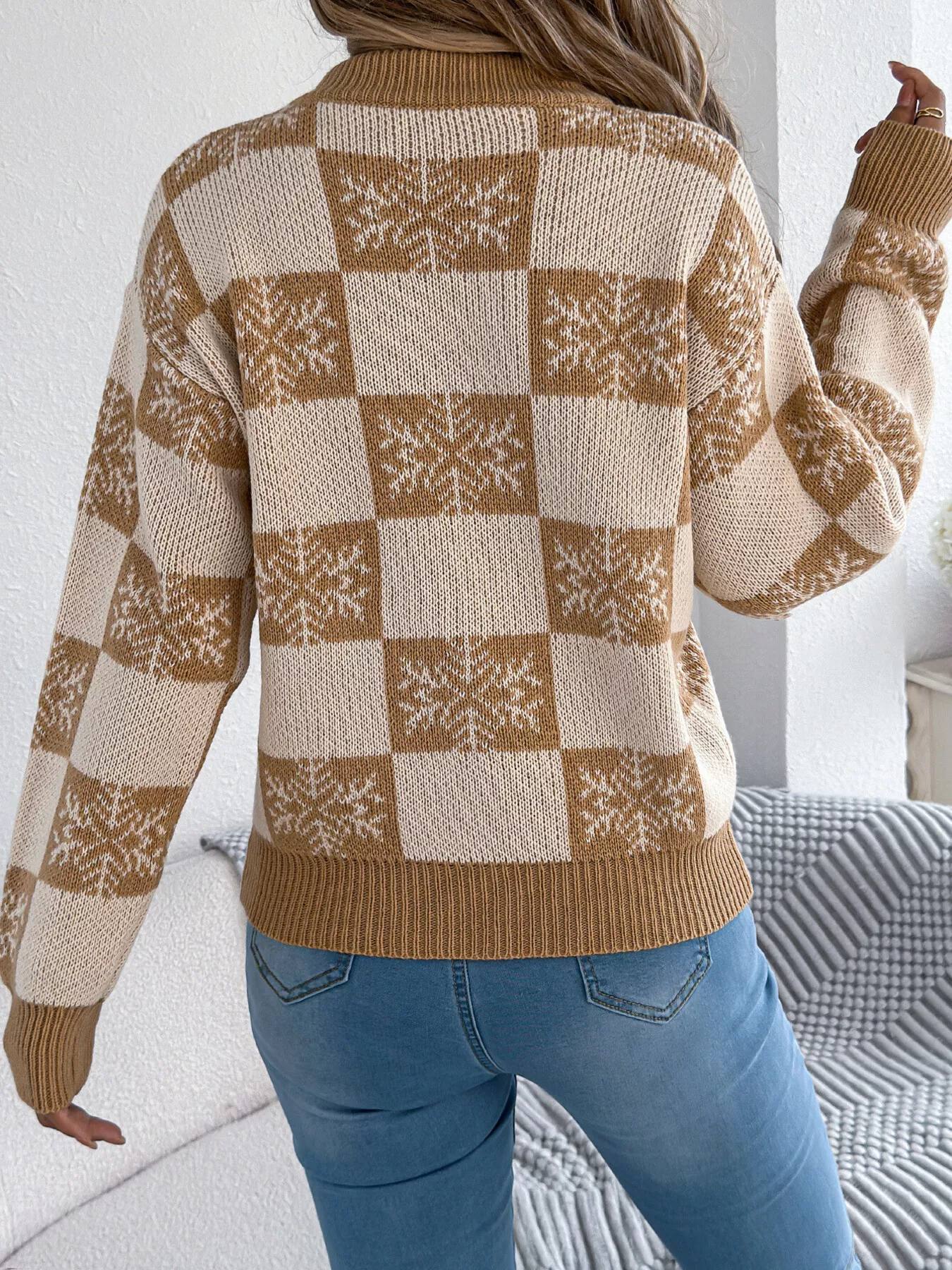 Christmas Snowflake Checkered Round Neck Sweater - Image 9