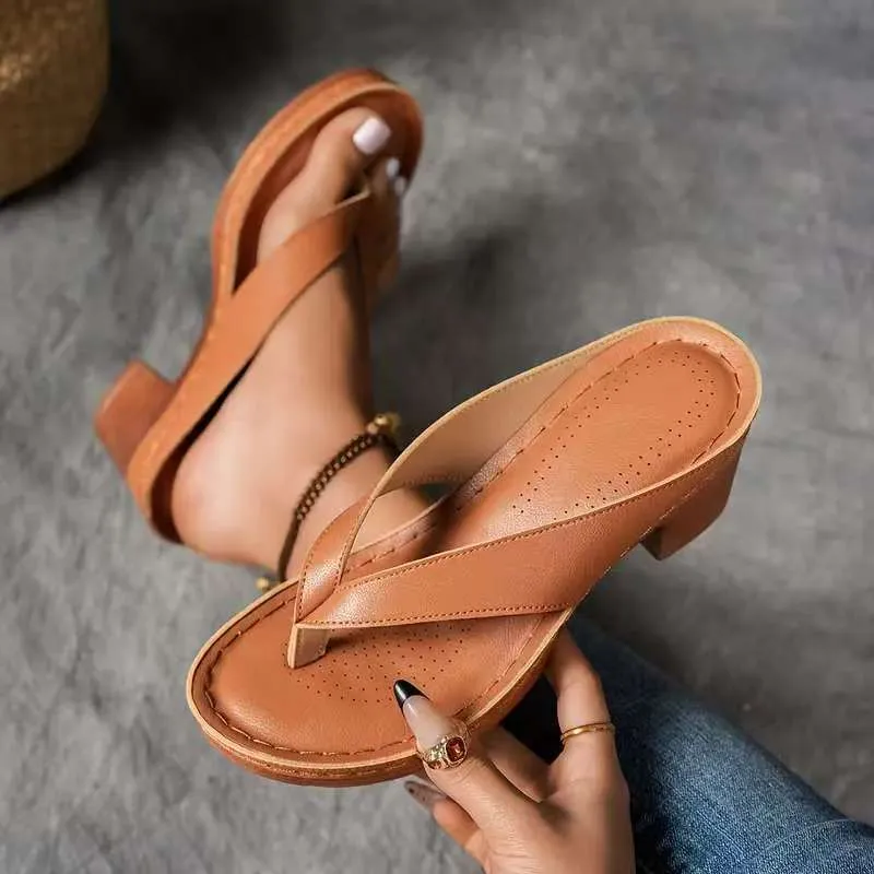 Chunky Heel Toe Post Sandals - Image 5