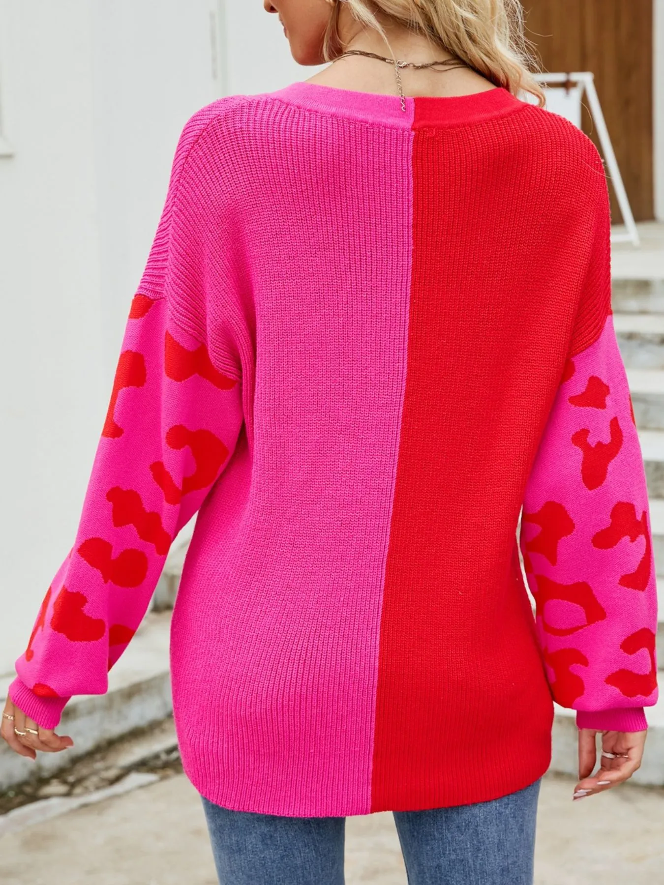Color Block Leopard V-Neck Sweater - Image 3