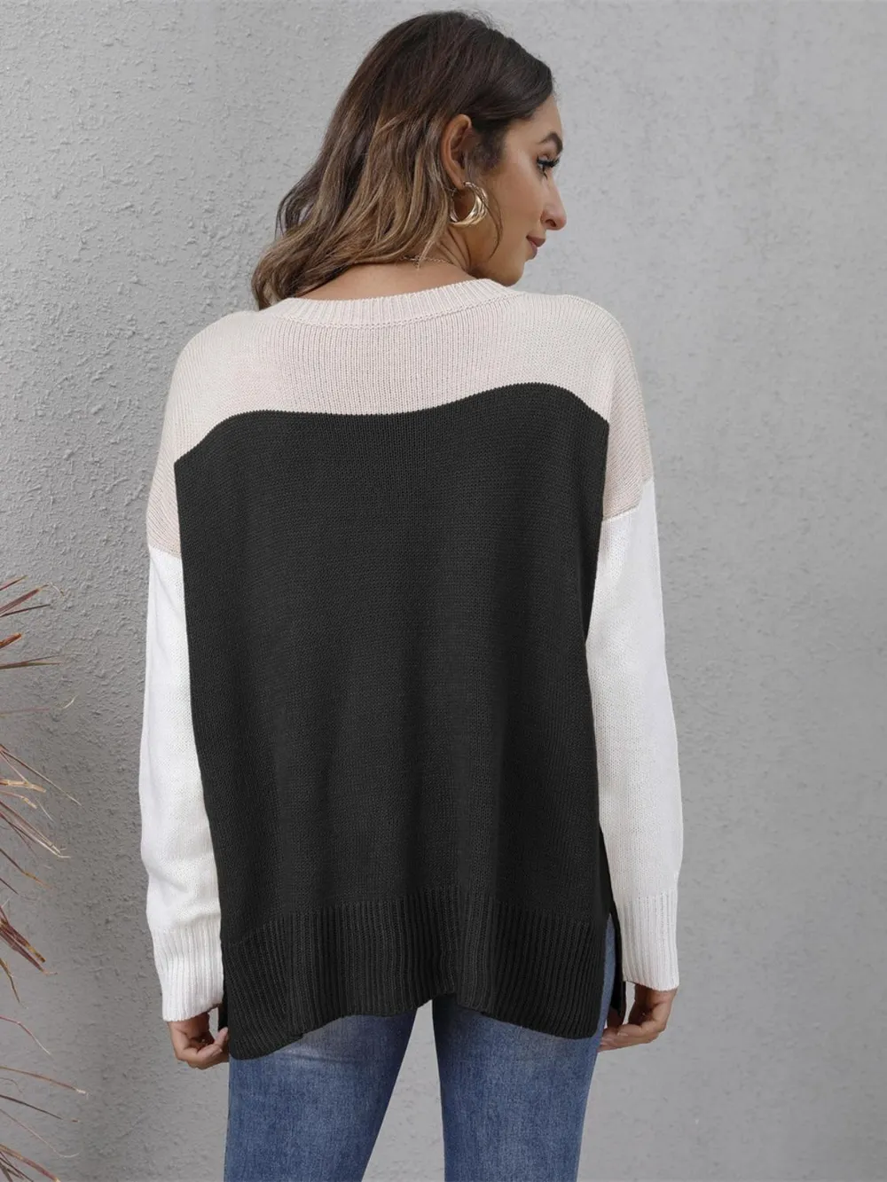 Color Block Round Neck Sweater - Image 16