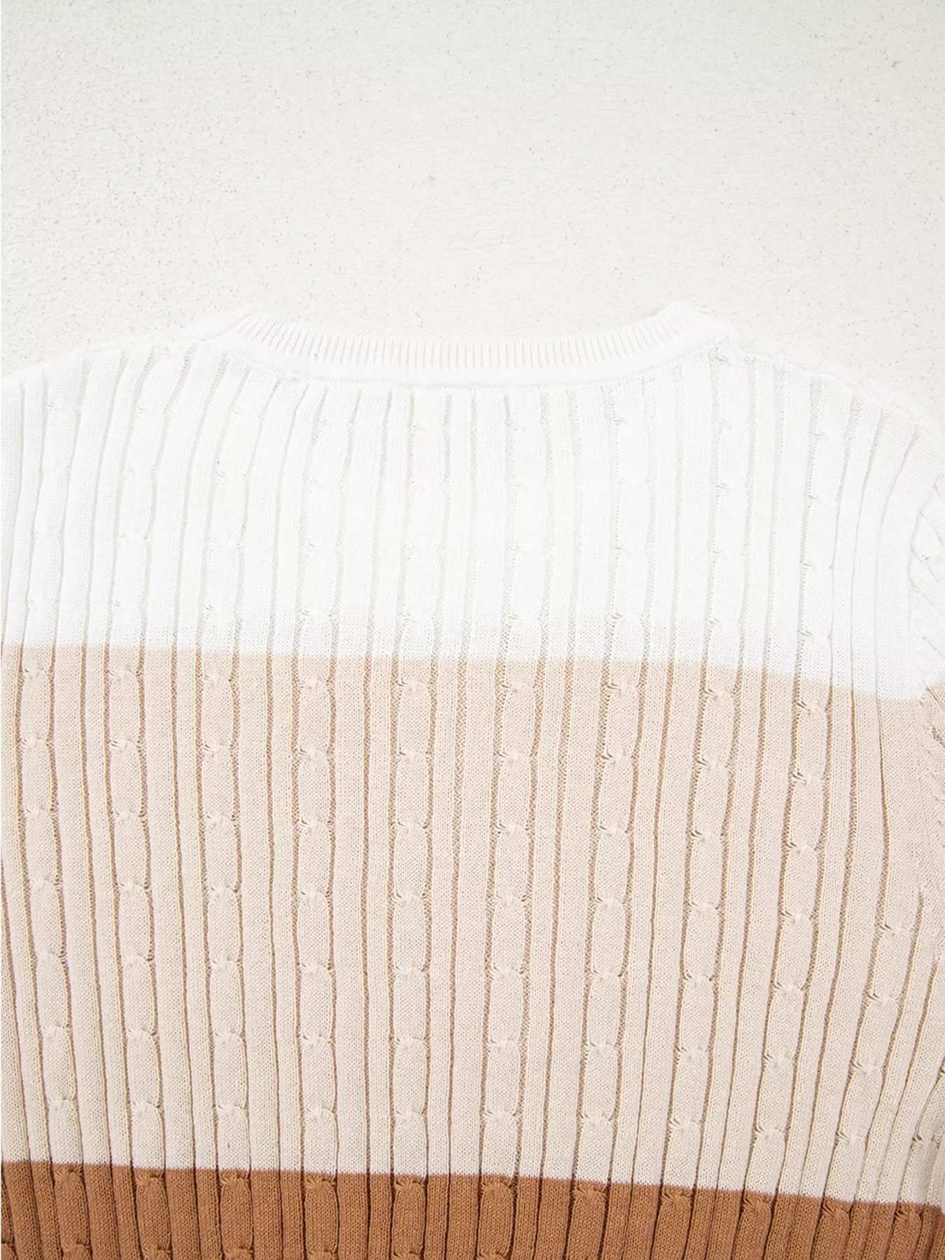 Colorblock Cable Knit Round Neck Sweater - Image 9