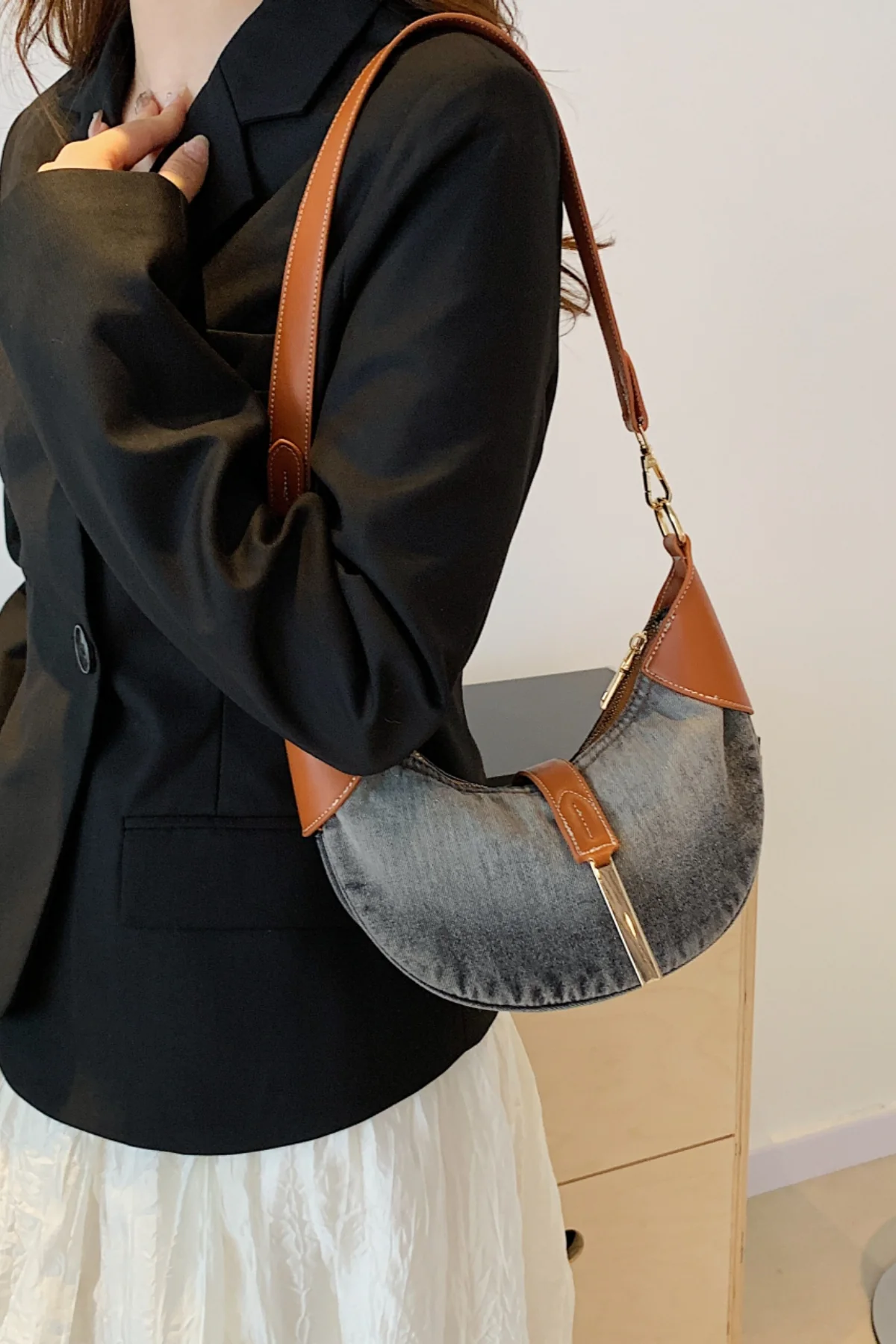 Contrast Denim Shoulder Bag - Image 19