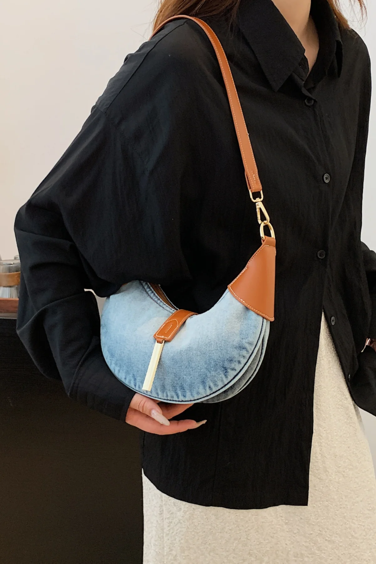 Contrast Denim Shoulder Bag - Image 4