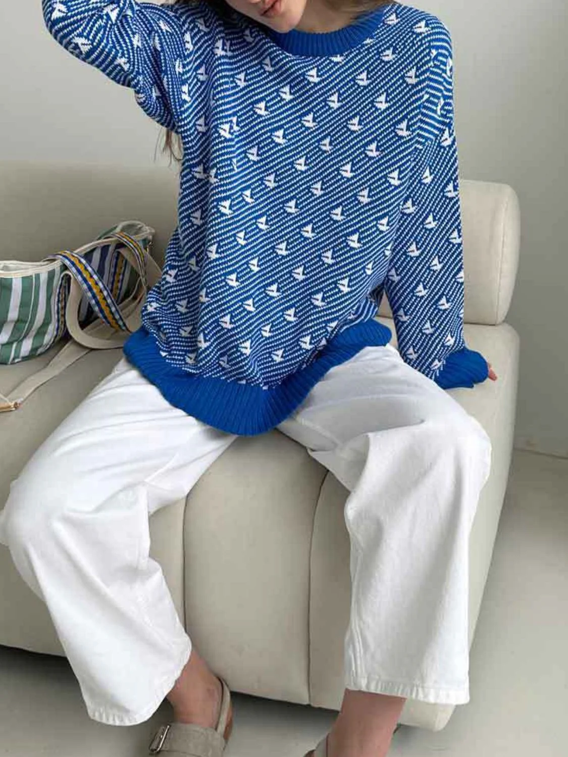 Contrast Round Neck Long Sleeve Sweater - Image 11